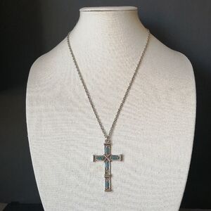 Vintage Southwestern Style Faux Turquoise Cross Pendant Silvertone Necklace